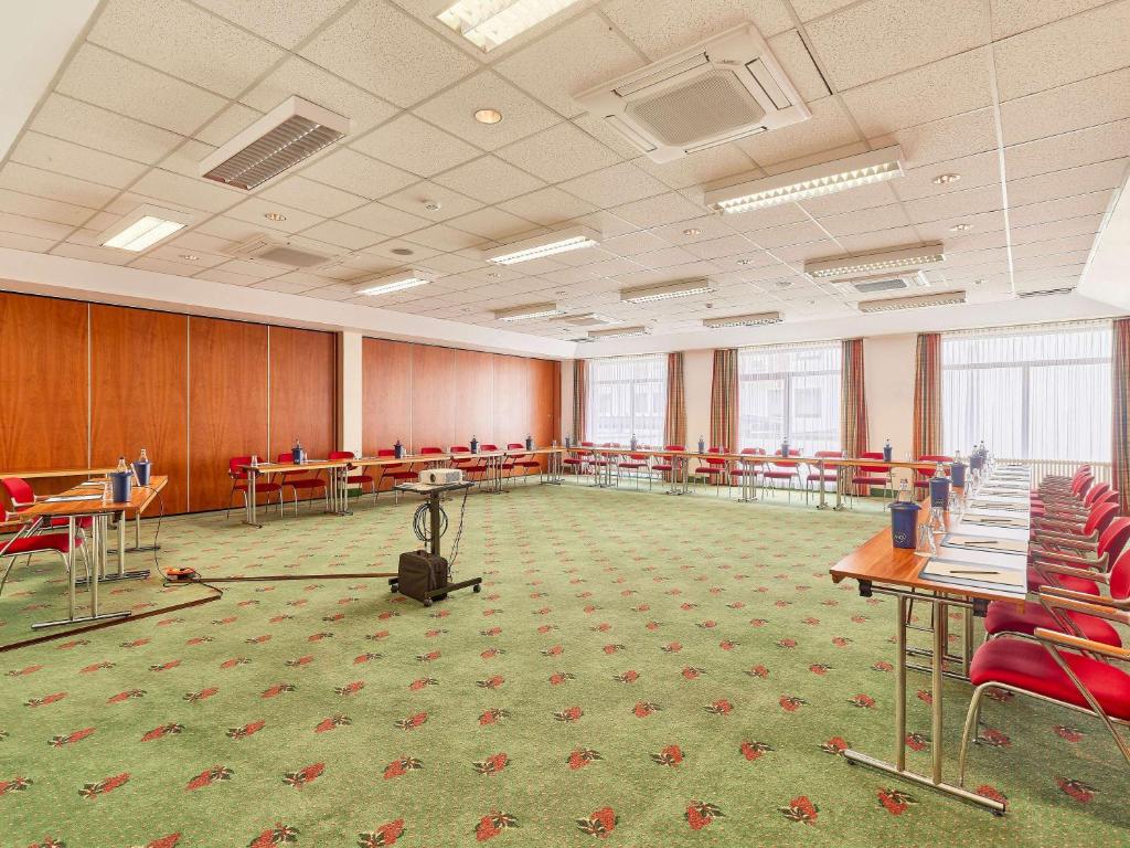Fitness centrum a/nebo fitness zařízení v ubytování Mercure Hotel Bad Duerkheim An Den Salinen
