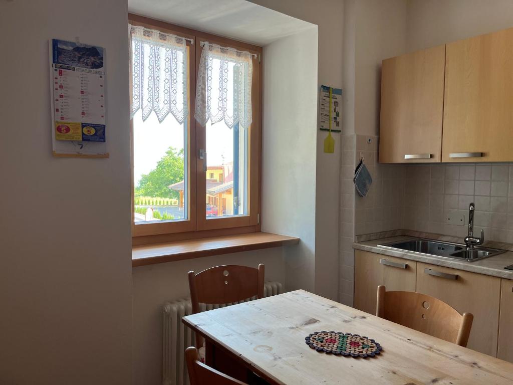 Kuchyň nebo kuchyňský kout v ubytování Casa Dalsass