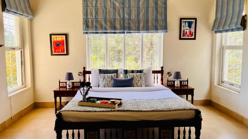 Легло или легла в стая в True Blue, Deluxe room in The Umri Lansdowne