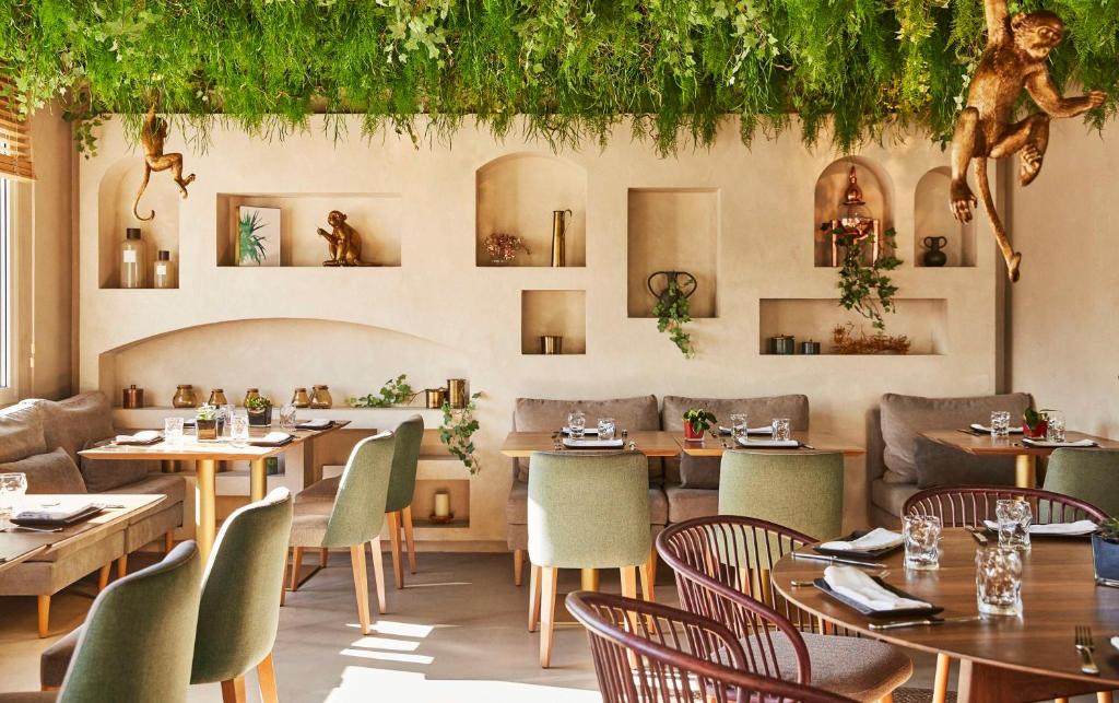 Um restaurante ou outro lugar para comer em Hyatt Centric Gran Via Madrid