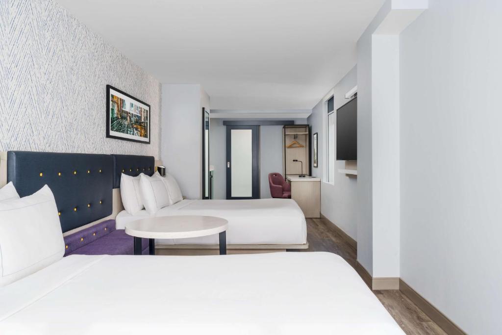 DoubleTree by Hilton New York Midtown Fifth Ave - Camera Queen Deluxe Con Due Letti Queen