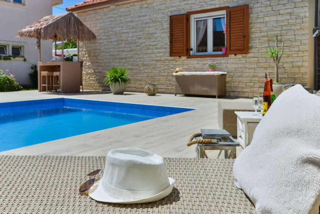 Bazén v ubytovaní Seaview Holiday Home GATSBY alebo v jeho blízkosti