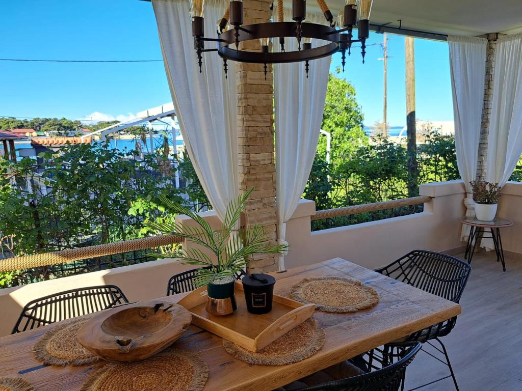 Balkón alebo terasa v ubytovaní Seaview Holiday Home GATSBY