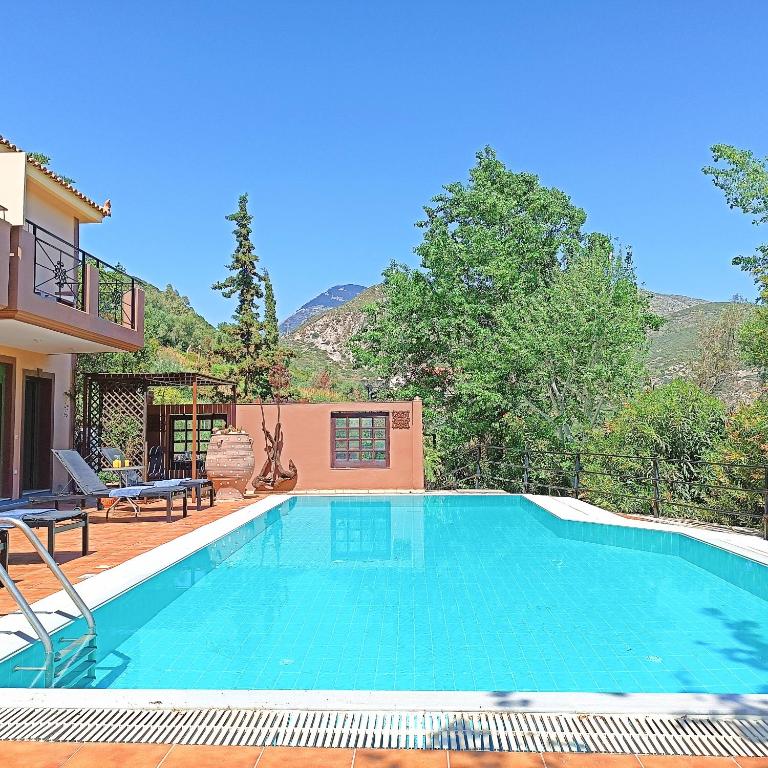 Bazén v ubytování Okeanis Apartments & Suites Adults Only nebo v jeho okolí