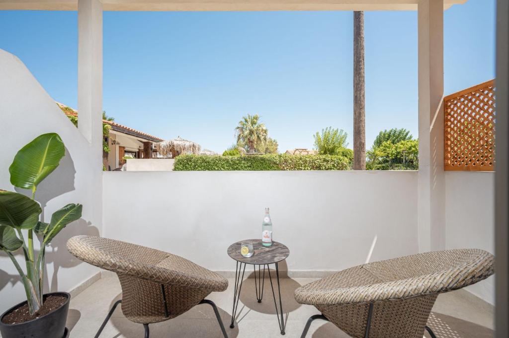 Balkón nebo terasa v ubytování Palm Tree Beach Suites, by ZanteWize