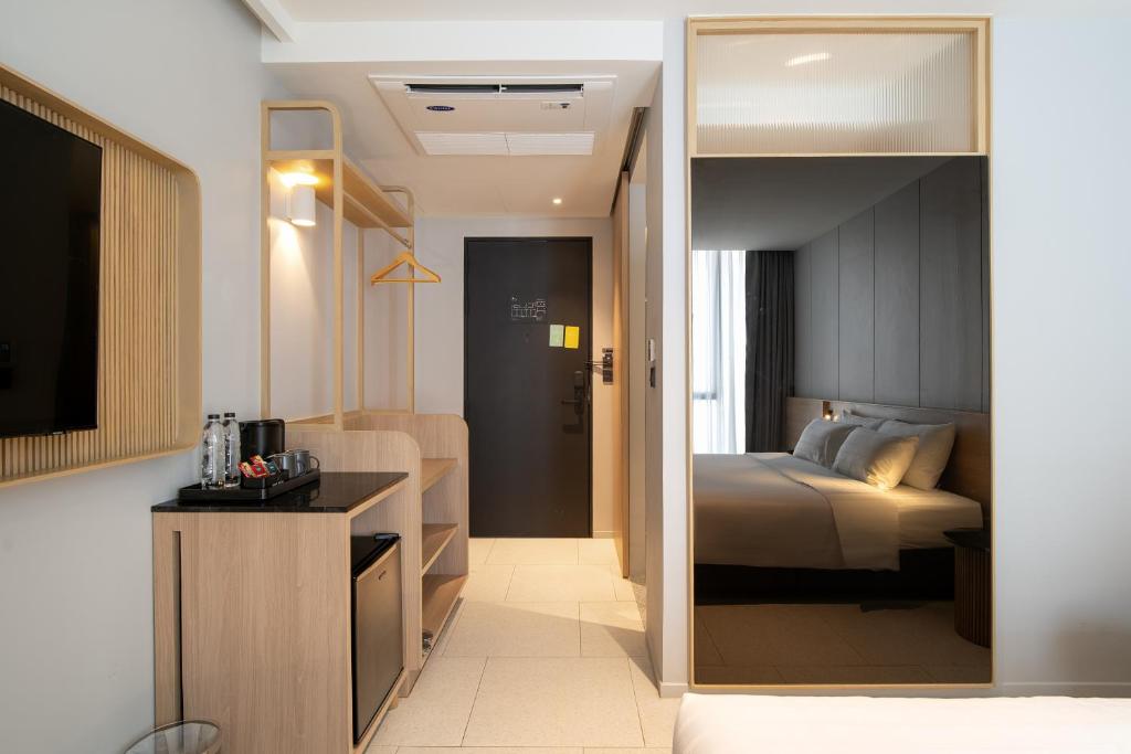 Saan Hotel Sathorn - 9