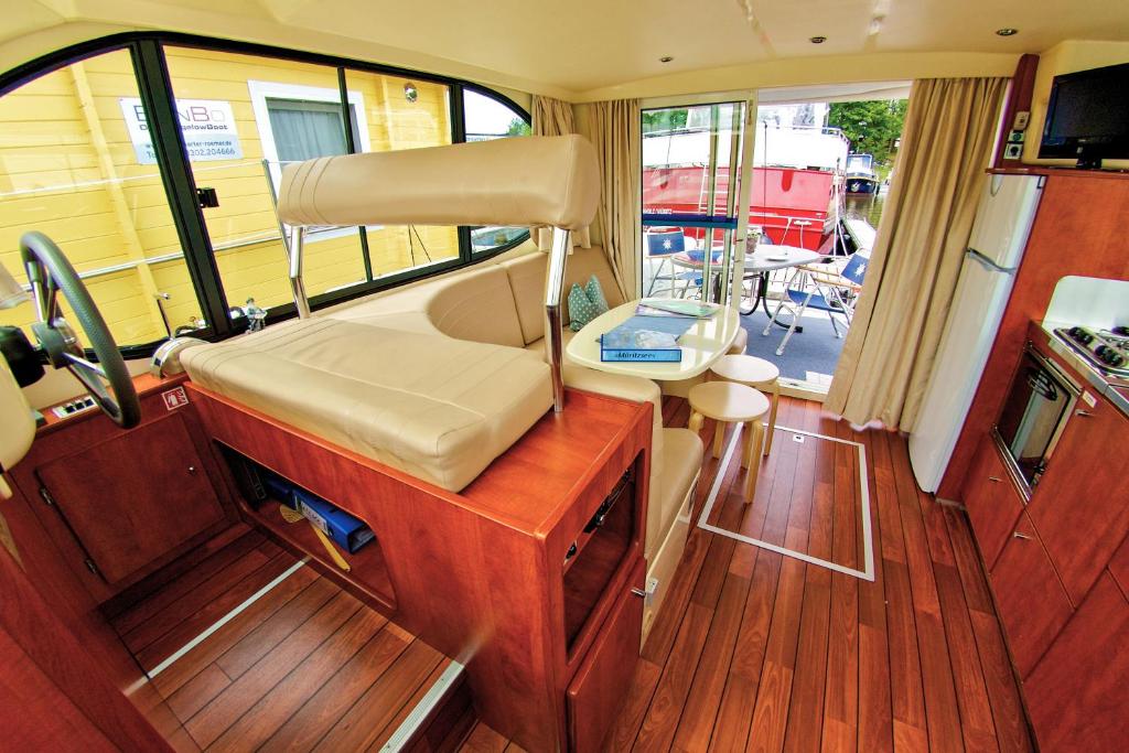 Kuhnle-Tours Hafendorf Müritz - Mobile Home