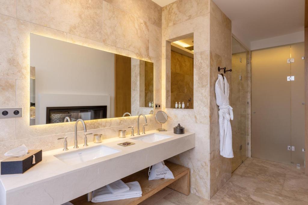 Koupelna v ubytování Ksar Char-Bagh Small Luxury Hotels