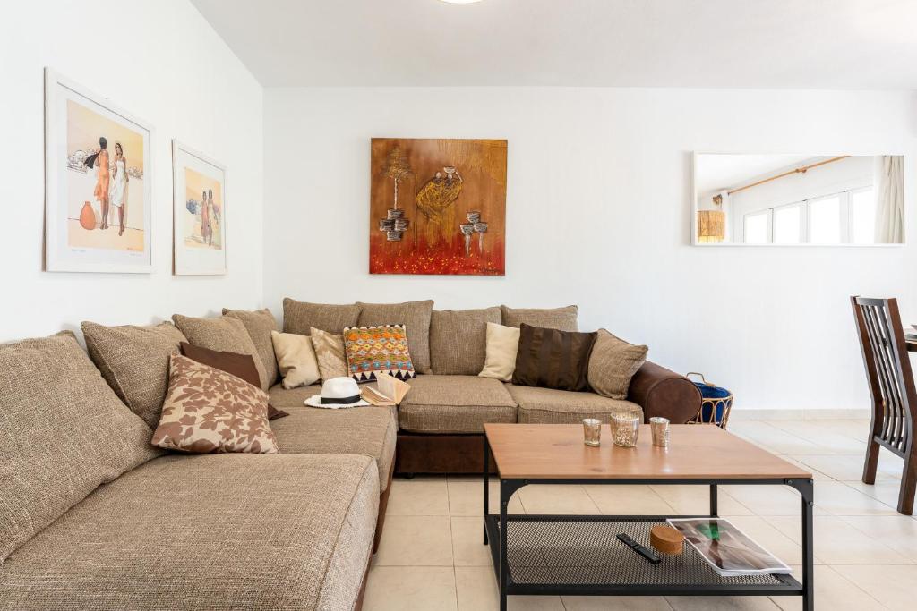 Posedenie v ubytovaní Fantastic apartment in Beach Front Complex in Calahonda - Doña Lola - CS129
