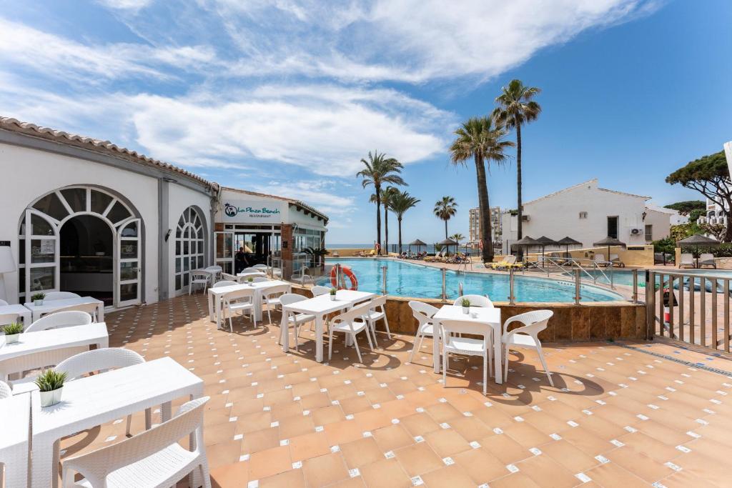 Bazén v ubytovaní Fantastic apartment in Beach Front Complex in Calahonda - Doña Lola - CS129 alebo v jeho blízkosti