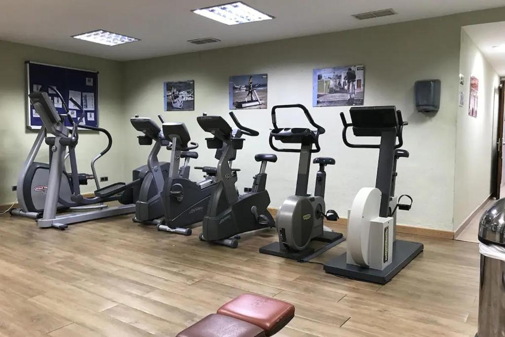 Posilňovňa alebo fitness centrum v ubytovaní Fantastic apartment in Beach Front Complex in Calahonda - Doña Lola - CS129
