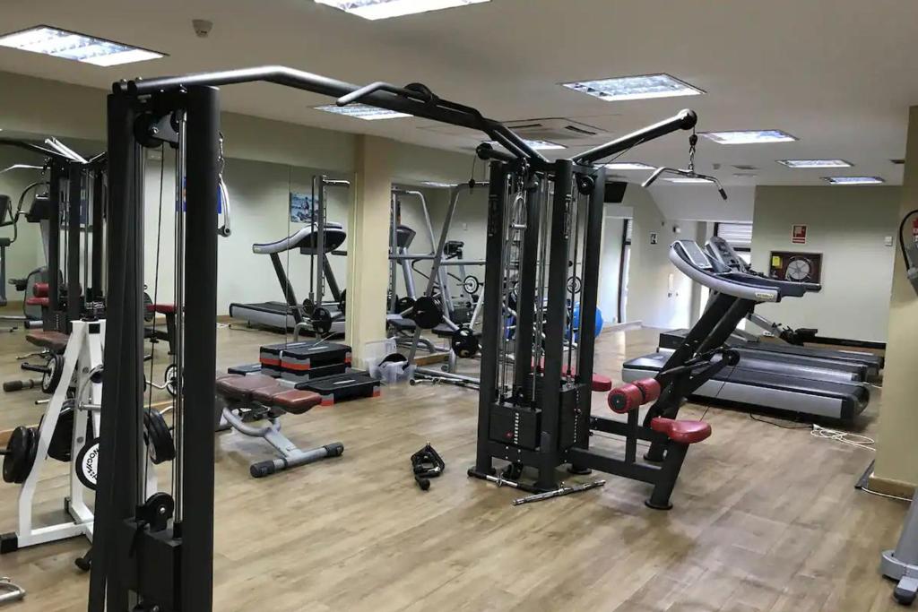 Posilňovňa alebo fitness centrum v ubytovaní Fantastic apartment in Beach Front Complex in Calahonda - Doña Lola - CS129