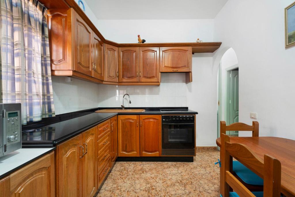 Kuchnia lub aneks kuchenny w obiekcie Casa Rural Paula By Paramount Holidays