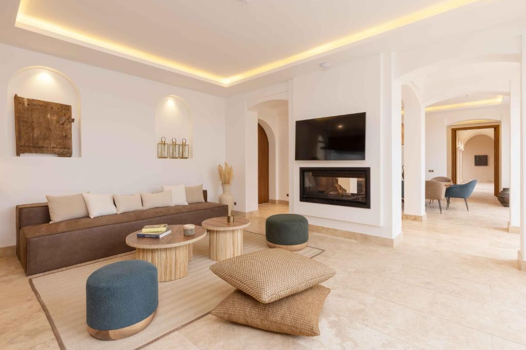 Posezení v ubytování Ksar Char-Bagh Small Luxury Hotels