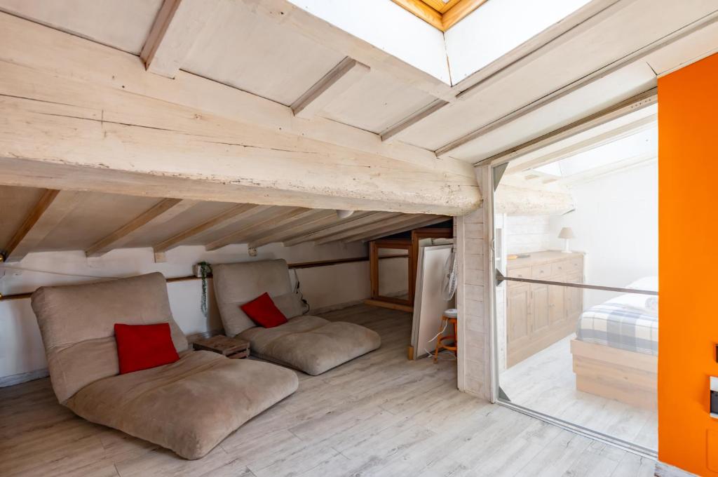 Posedenie v ubytovaní Gioberti Cozy Apartment con Terrazzo