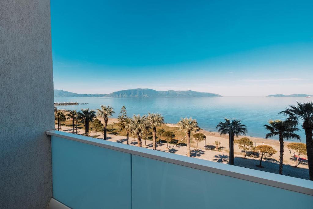 DUKA Hotel - Triple Room With Balcony And Sea View