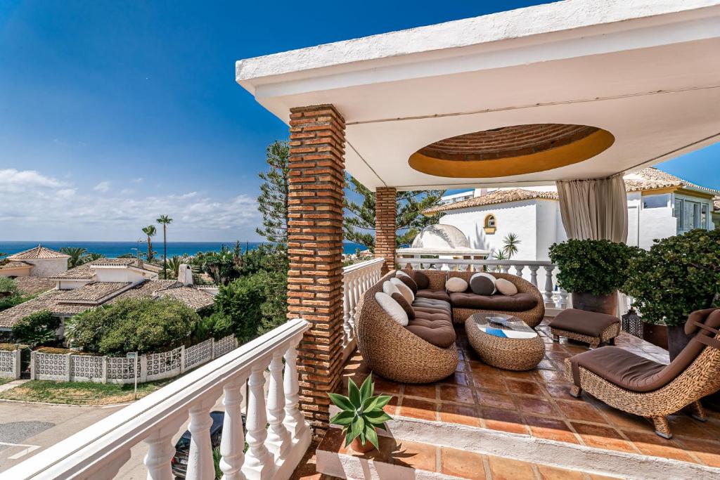 El Rosario sunny terrace by Costarentals - Ref M6