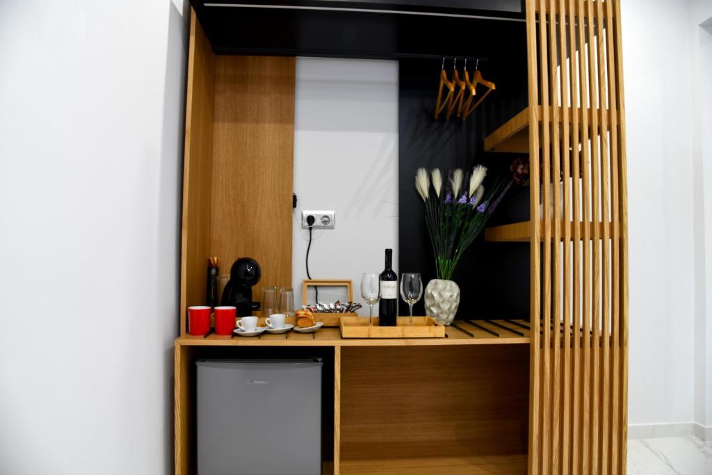 Příslušenství pro přípravu čaje a kávy v ubytování Authentic Plaka Home