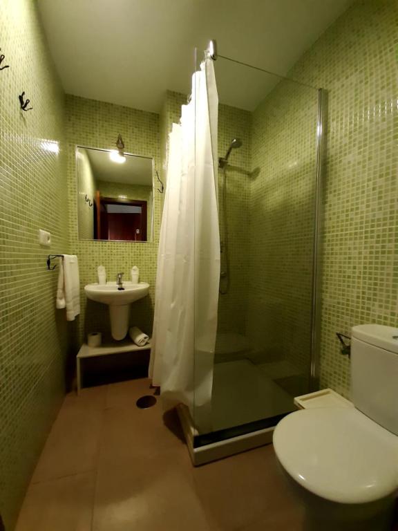 Un baño de Centro de Naturaleza Cañada Verde "El Parque de Naturaleza con mas experiencias de Andalucía""