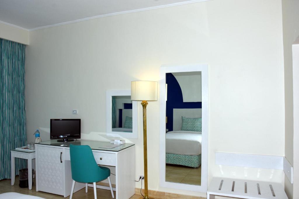 Sharm Club Beach Resort - 7