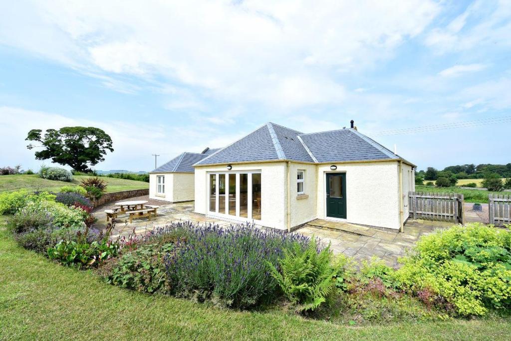 Κήπος έξω από το Hawthorn House