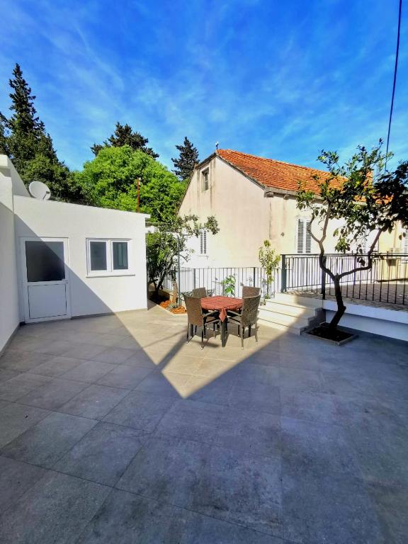 Budova, v ktorej sa apartmán nachádza