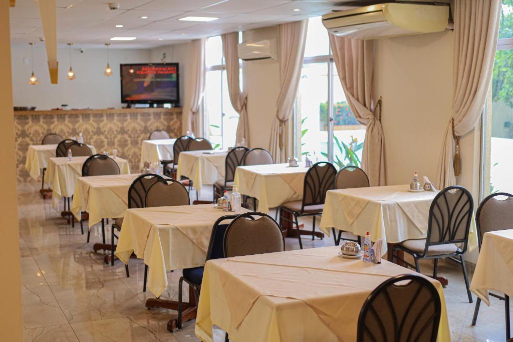 Um restaurante ou outro lugar para comer em Hotel del Príncipe