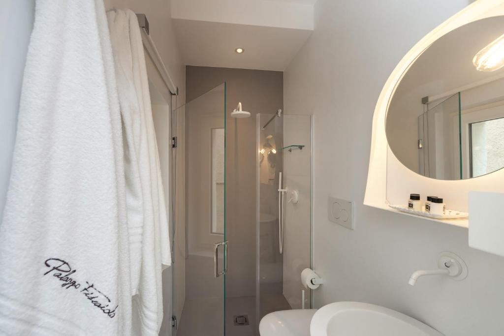 A bathroom at Palazzo Fiscaiolo