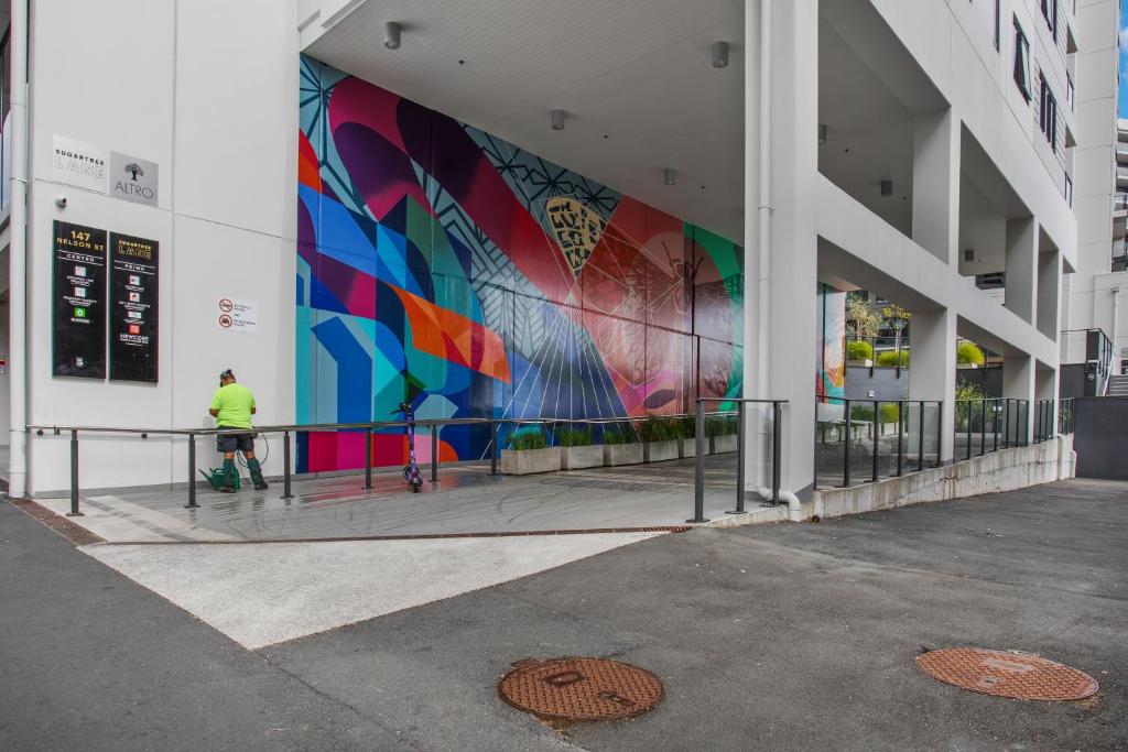 Skyline Serenade Apt with SkyCity View and Parking - Resim 14