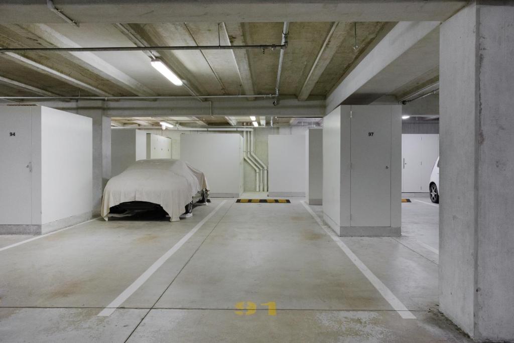 Skyline Serenade Apt with SkyCity View and Parking - Resim 21