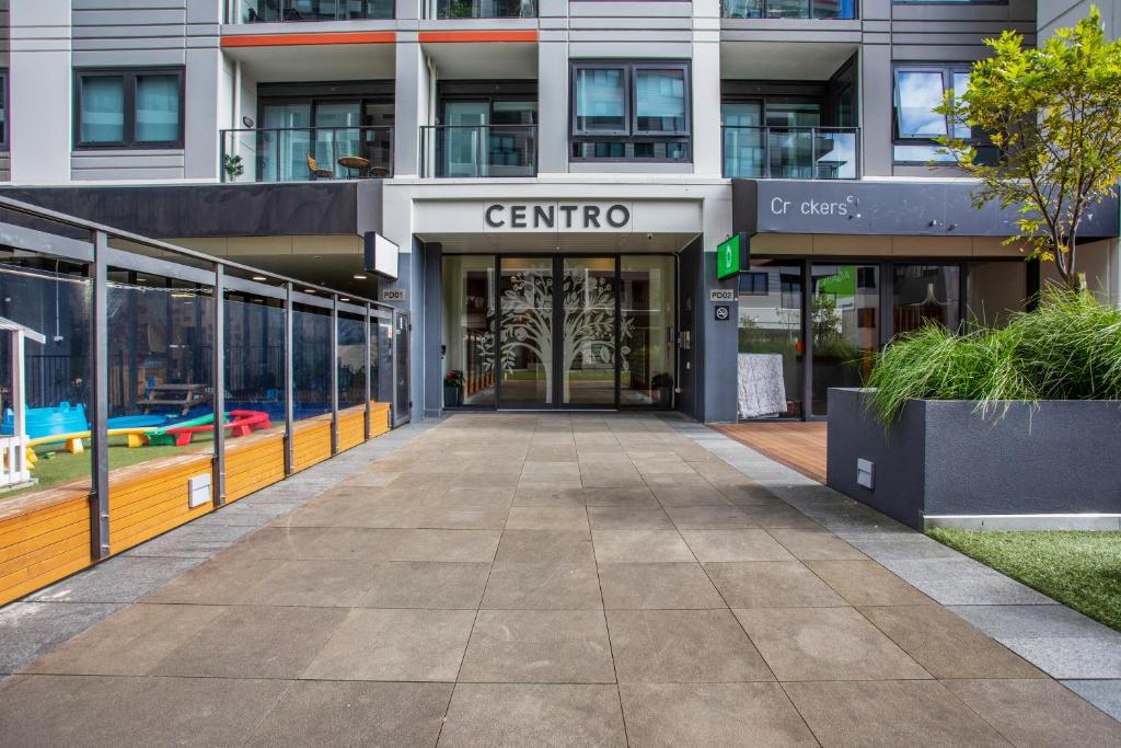 Skyline Serenade Apt with SkyCity View and Parking - Resim 20