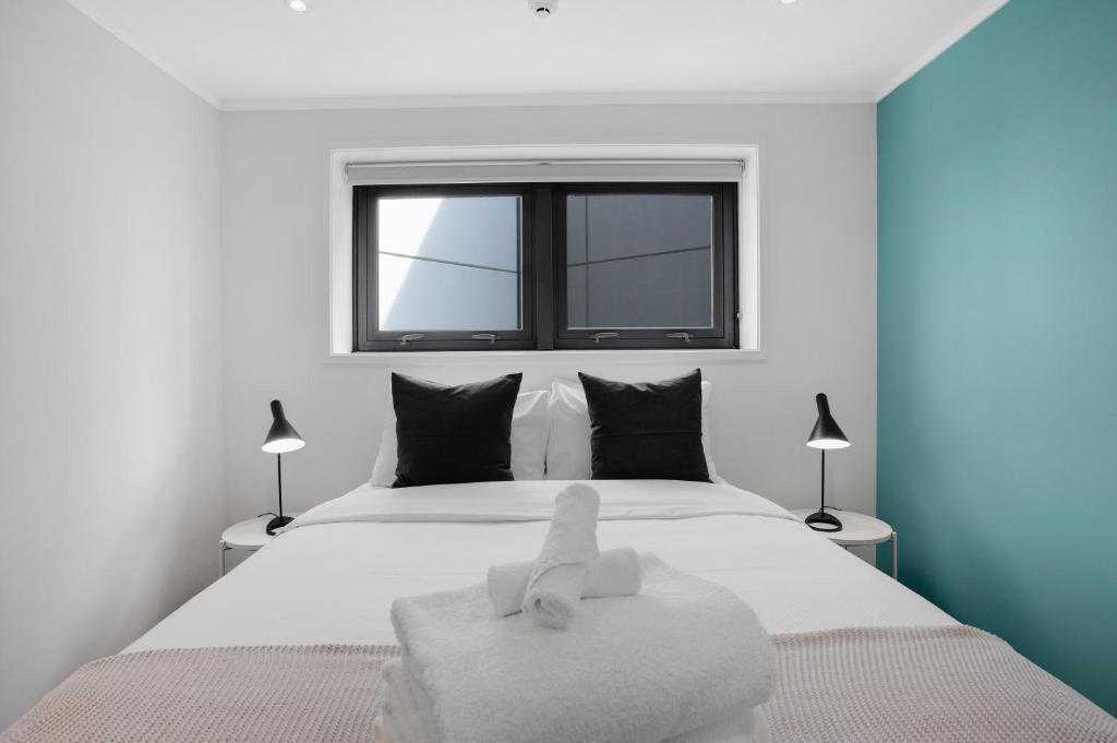 Skyline Serenade Apt with SkyCity View and Parking - Resim 30