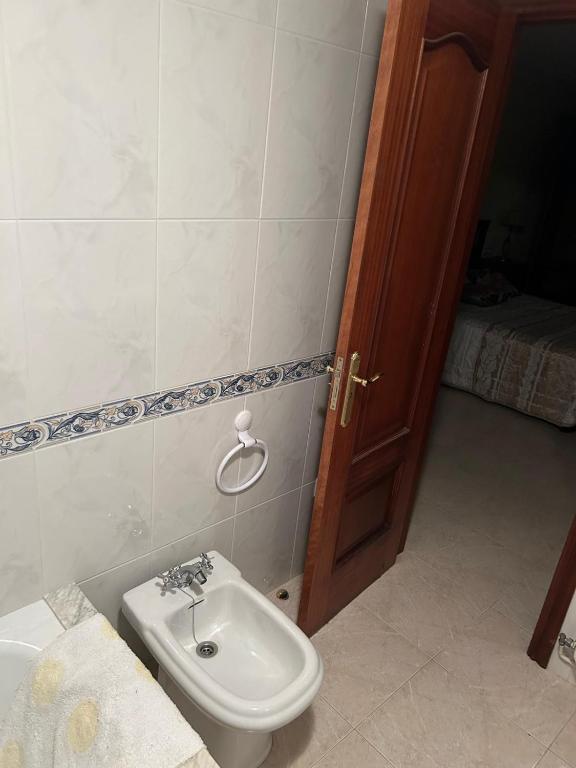 Kúpeľňa v ubytovaní House - 6 Bedrooms with Pool - 0126