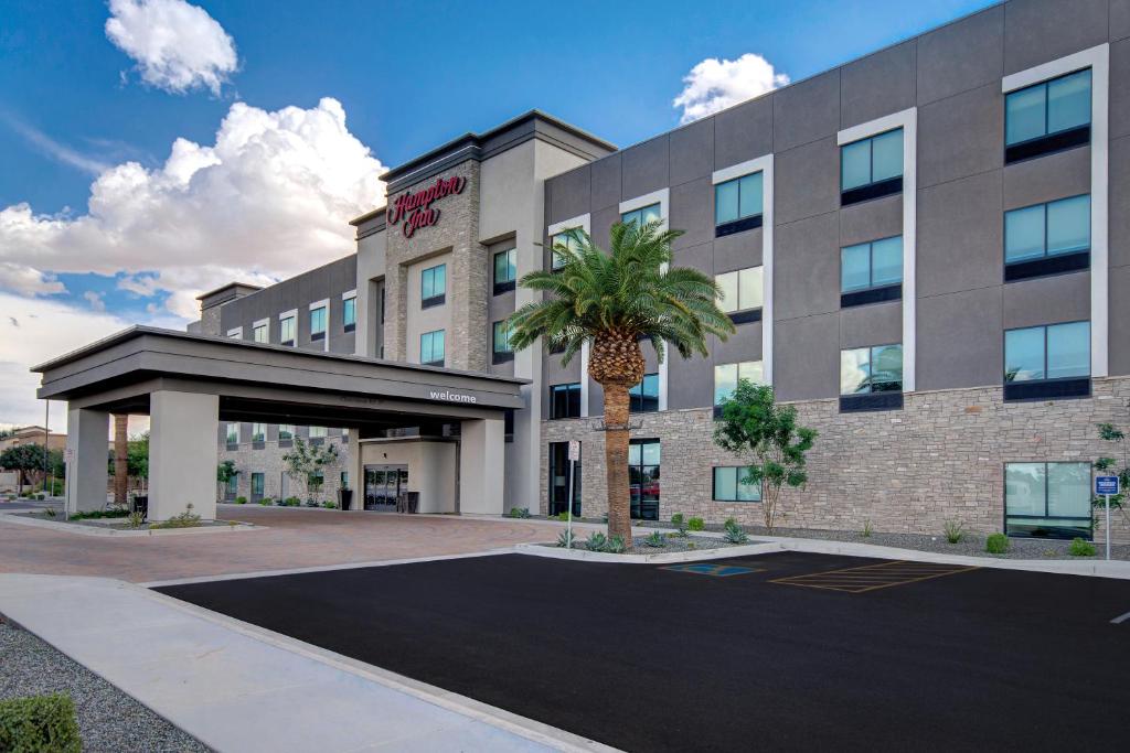 a rendering of the front of a hotel at Hampton Inn Queen Creek, AZ in Queen Creek
