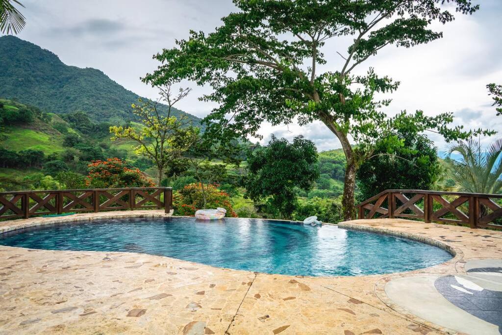 Swimmingpoolen hos eller tæt på Hacienda San Alejo +Pool Magic Views