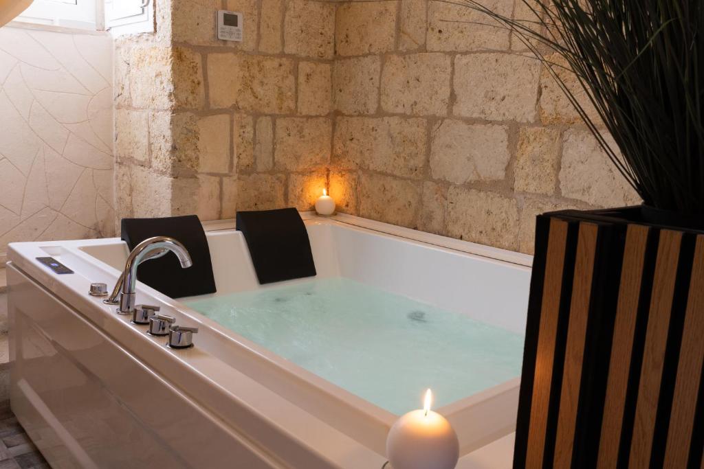 Damà Luxury Room con Jacuzzi