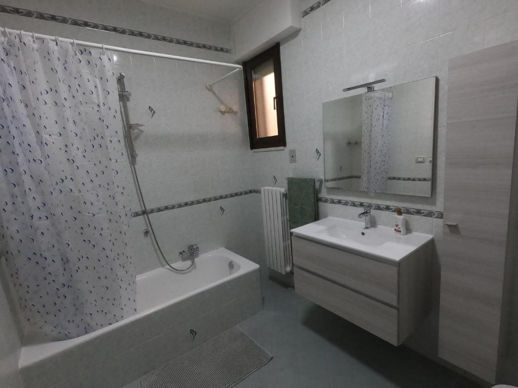 Koupelna v ubytování ScarpiHouse