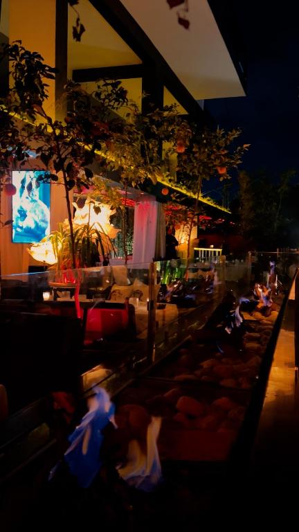 Večerní zábavní program pro hosty v ubytování La Suite Hotel Agadir Adults Only