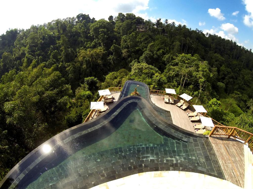 Bazén v ubytování Hanging Gardens of Bali nebo v jeho okolí
