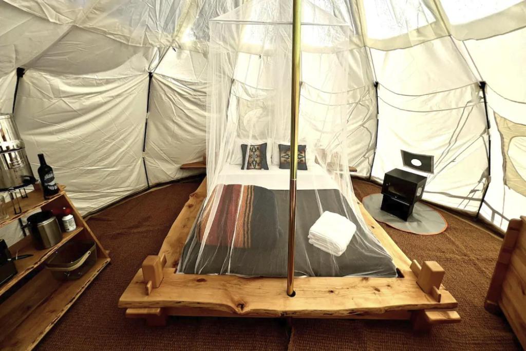 Fotografie z fotogalerie ubytování Paradise Ranch Inn - Ecstatic Tent v destinaci Three Rivers