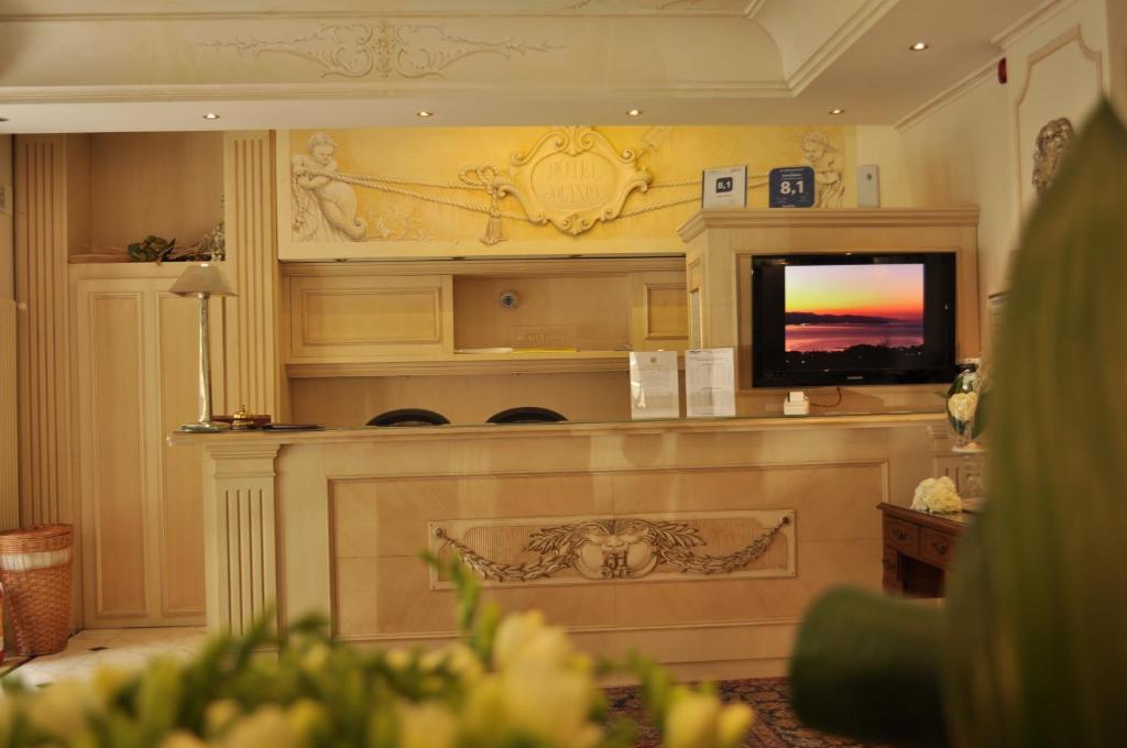 TV a/nebo společenská místnost v ubytování Hotel Jolanda
