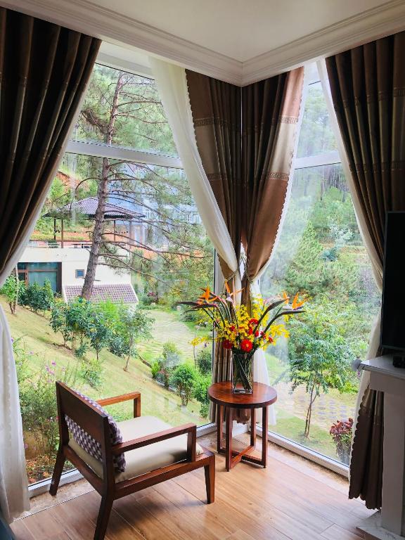 Ein Garten an der Unterkunft Biệt Thự Lan Anh Đà Lạt