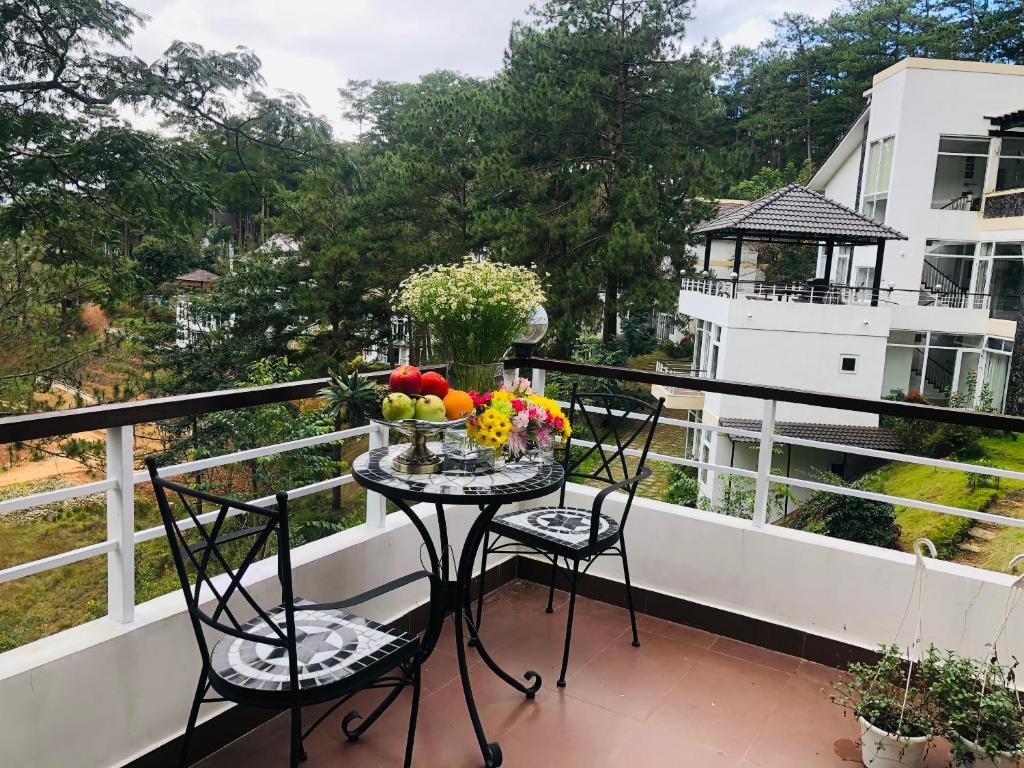 Ein Balkon oder eine Terrasse in der Unterkunft Biệt Thự Lan Anh Đà Lạt