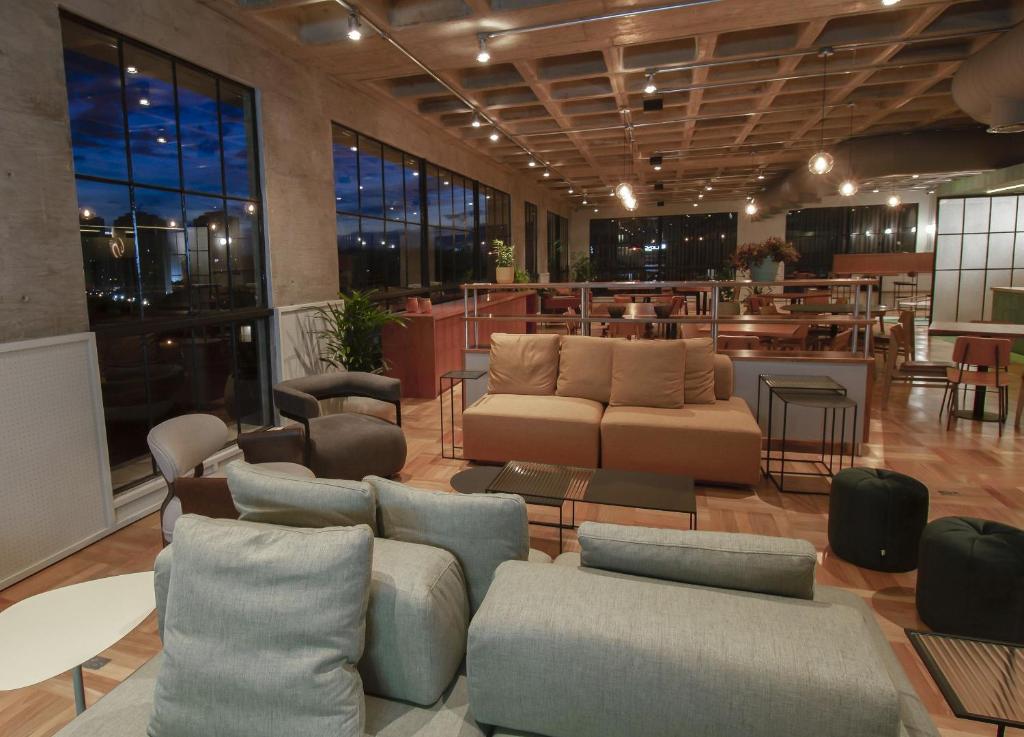 Posezení v ubytování Blend Coliving One - 2a