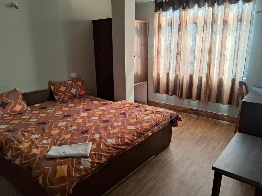 Lama Hotel - Deluxe Double Room (2 Adults + 1 Child)