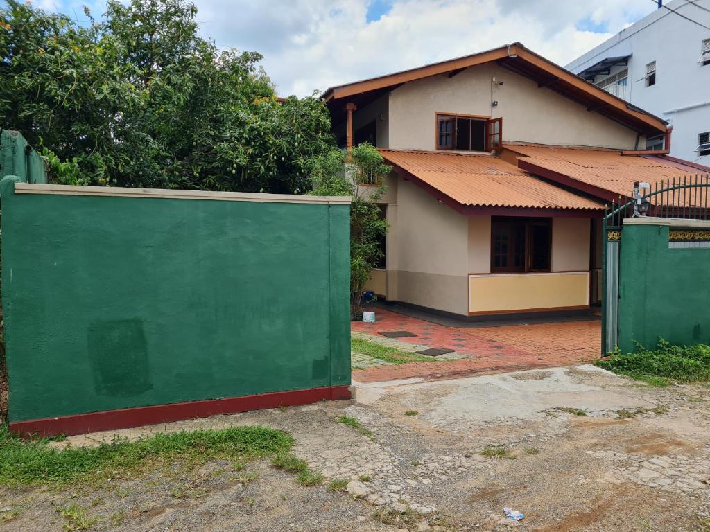 Budova, kde se prázdninový dům nachází