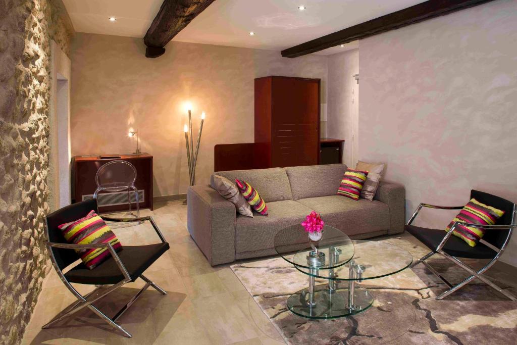 Posezení v ubytování Auberge Du Roua