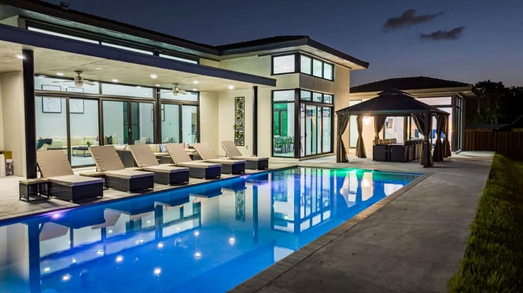 2022 Mansion 7000 sf Pool Game Room Movie Theater, Plantation (updated