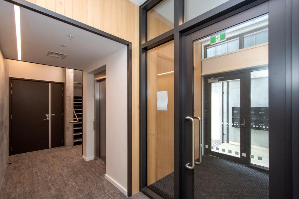 2 Bed Central City - Resim 29