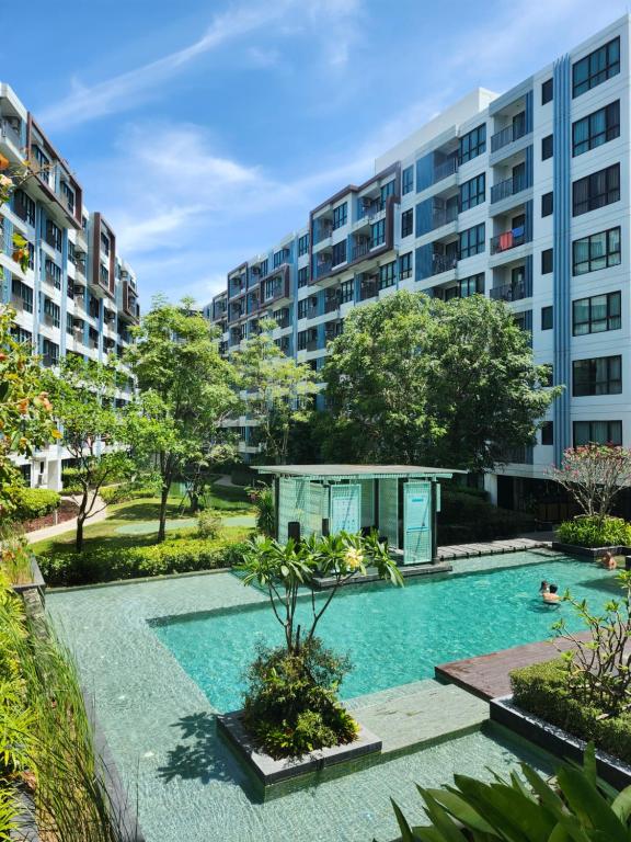 Bazén v ubytování 中央公寓 1bedroom Centrio 804 Condominium 211 nebo v jeho okolí